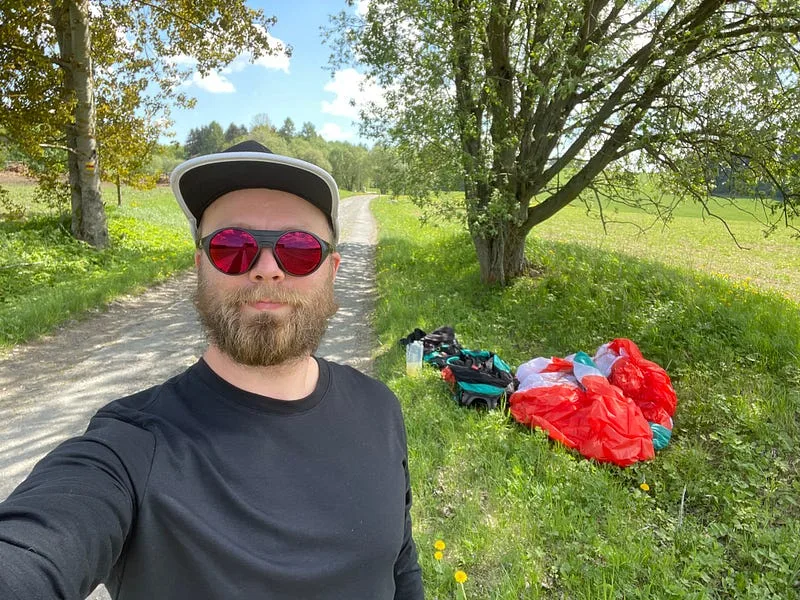 Přistání někde mezi krávama na poli. Vůbec netuším, jak se odsud dostanu.